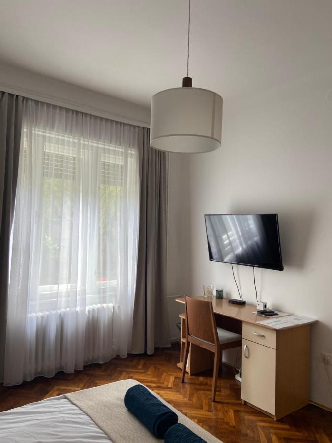 Flora Apartment Novi Sad Extérieur photo